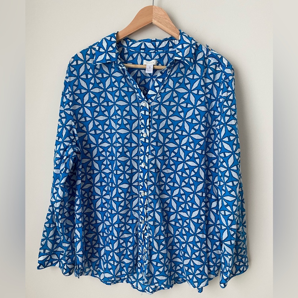 Chicos Shirt Womens Size 3 Blue White Geometric 100% Cotton Button Roll Tab